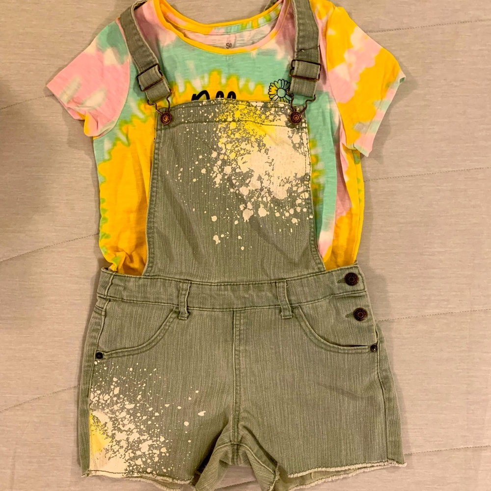 Girl’s overall shorts & tshirt Bundle/set. EUC size L(14-16)
